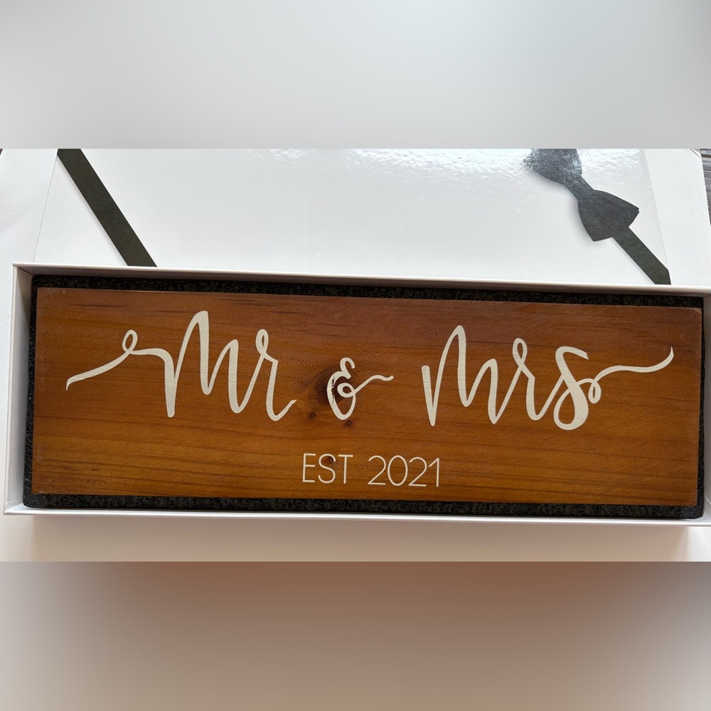 Mr & Mrs Established 2021 Wooden Sign w Gift Box - White Script on Brown